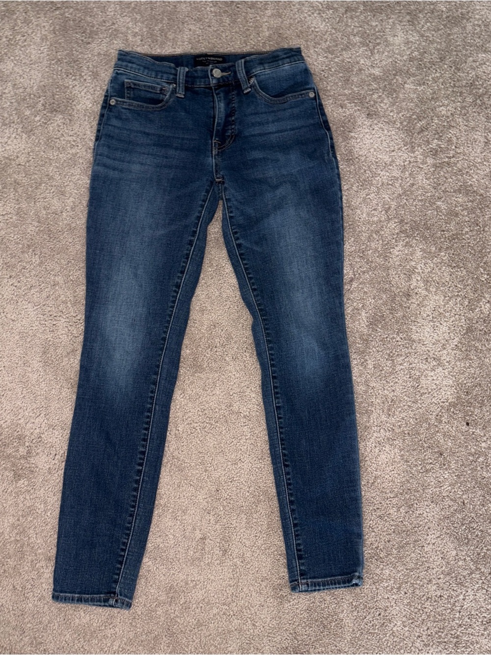 Womenβs Lucky Brand Dark Blue Skinny Jeans Size: 2